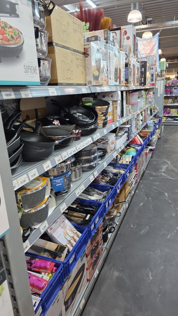 Huishoudelijke artikelen in de winkel